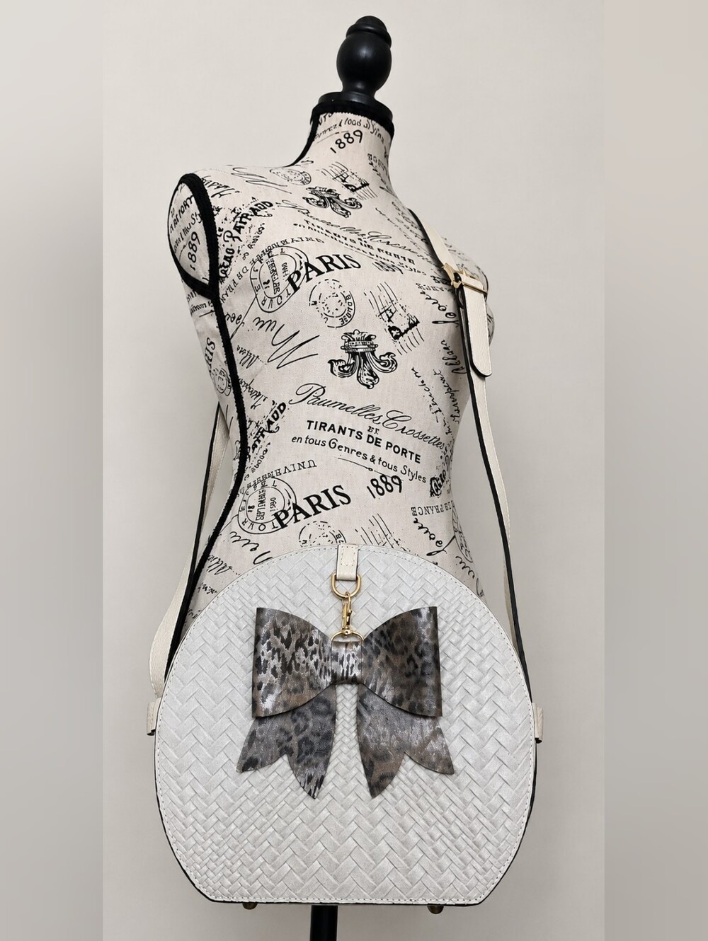 White Round Crossbody Bag with Leopard Bow